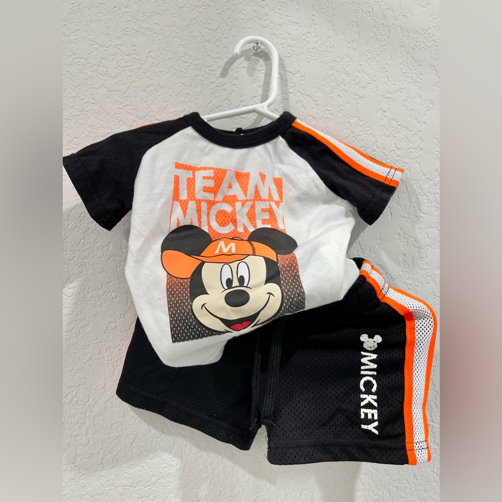 Disney Mickey Mouse boy set.